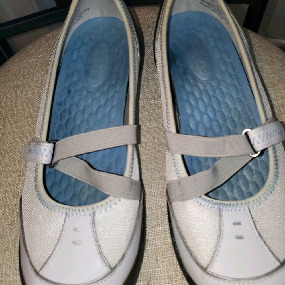 Privo womens shoe size 8